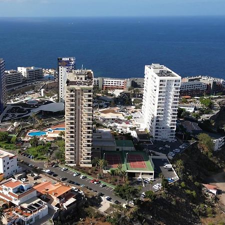 Modern 2-Bedroom Apartment With Stunning View アデヘ エクステリア 写真