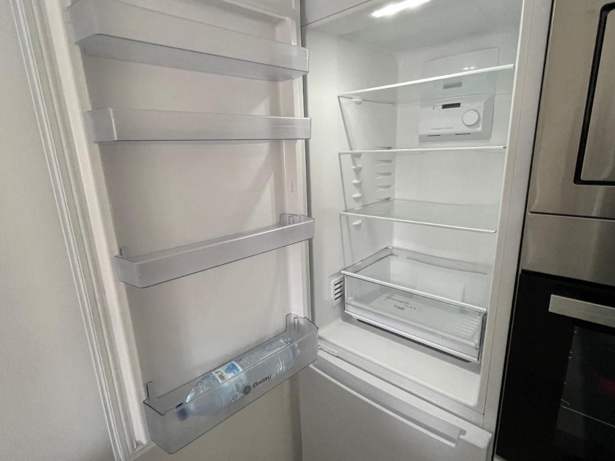 Modern 2-Bedroom Apartment With Stunning View アデヘ エクステリア 写真