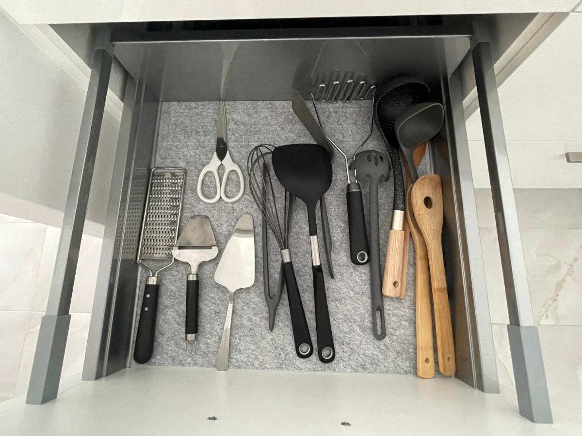 Modern 2-Bedroom Apartment With Stunning View アデヘ エクステリア 写真