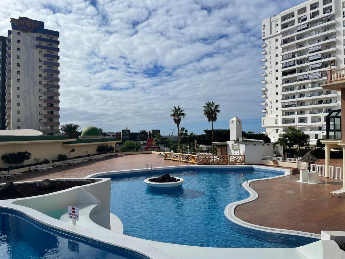 Modern 2-Bedroom Apartment With Stunning View アデヘ エクステリア 写真